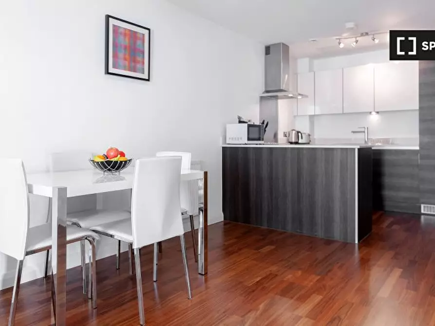 Immagine 5 di Appartamento in affitto  in Stanley Rd a Merton