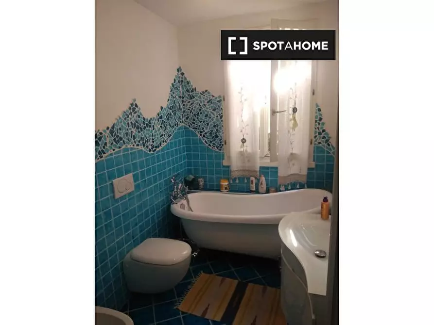 Immagine 8 di Camera condivisa in affitto  in Via Calamosco a Bologna