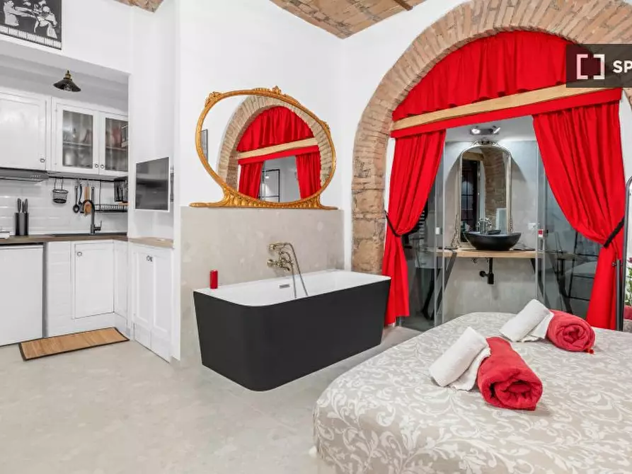 Immagine 4 di Ufficio in affitto  in Via dei Latini a Roma