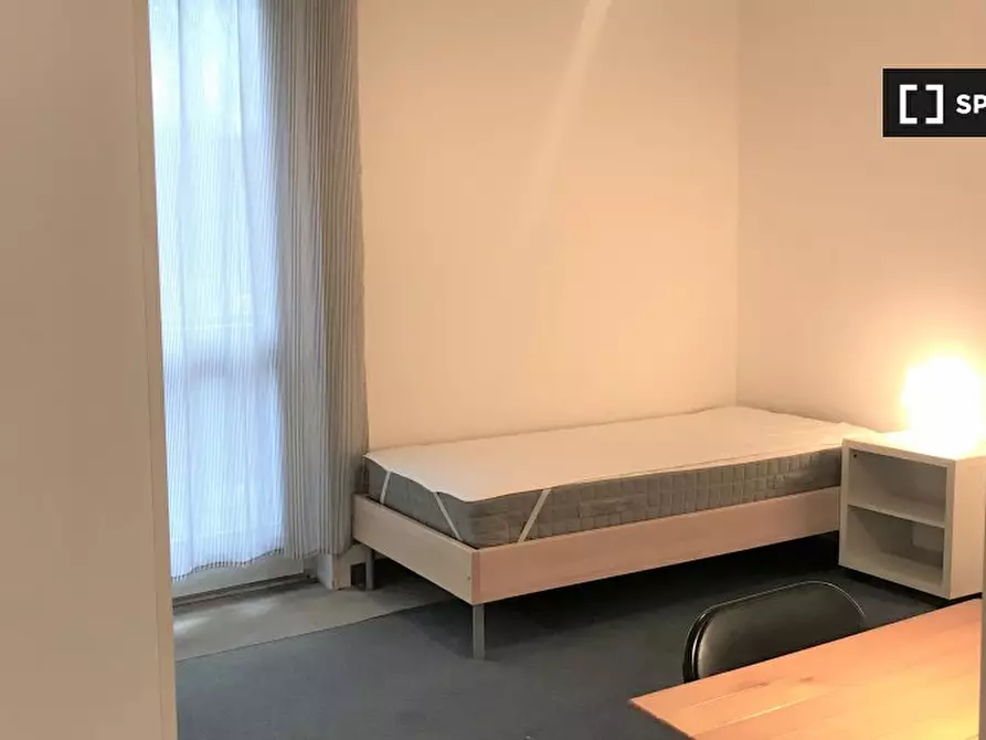 Immagine 3 di Camera condivisa in affitto  in Viale Beatrice D'Este a Milano