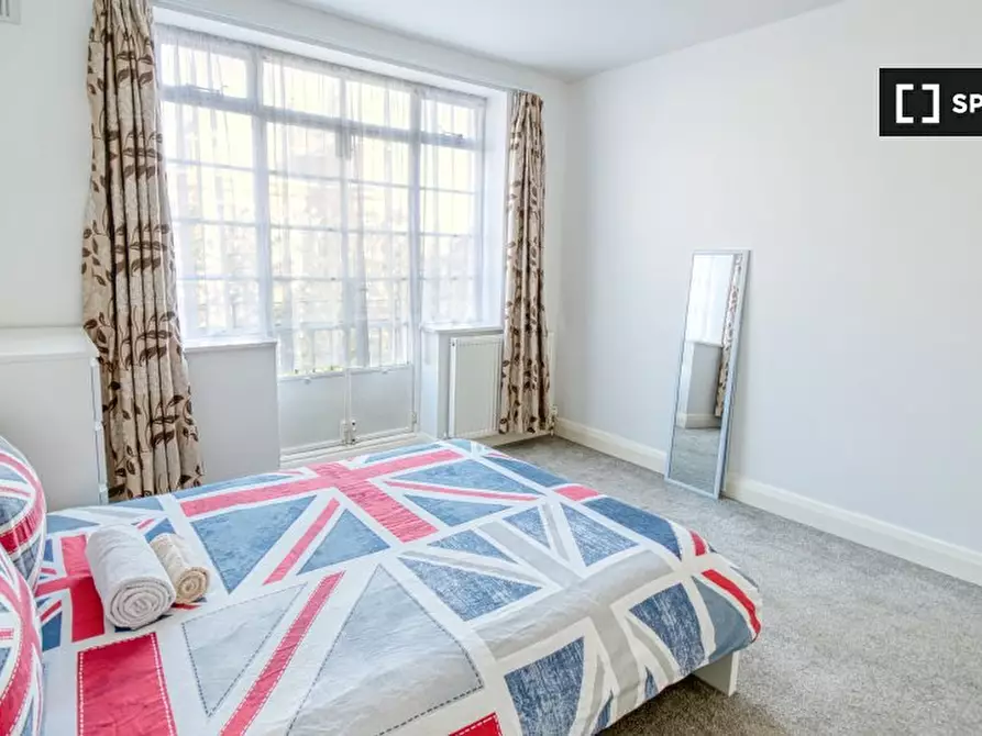 Immagine 3 di Camera condivisa in affitto  in Myrdle St a Poplar