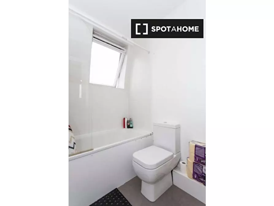 Immagine 6 di Camera condivisa in affitto  in Fulham Ct a Hammersmith