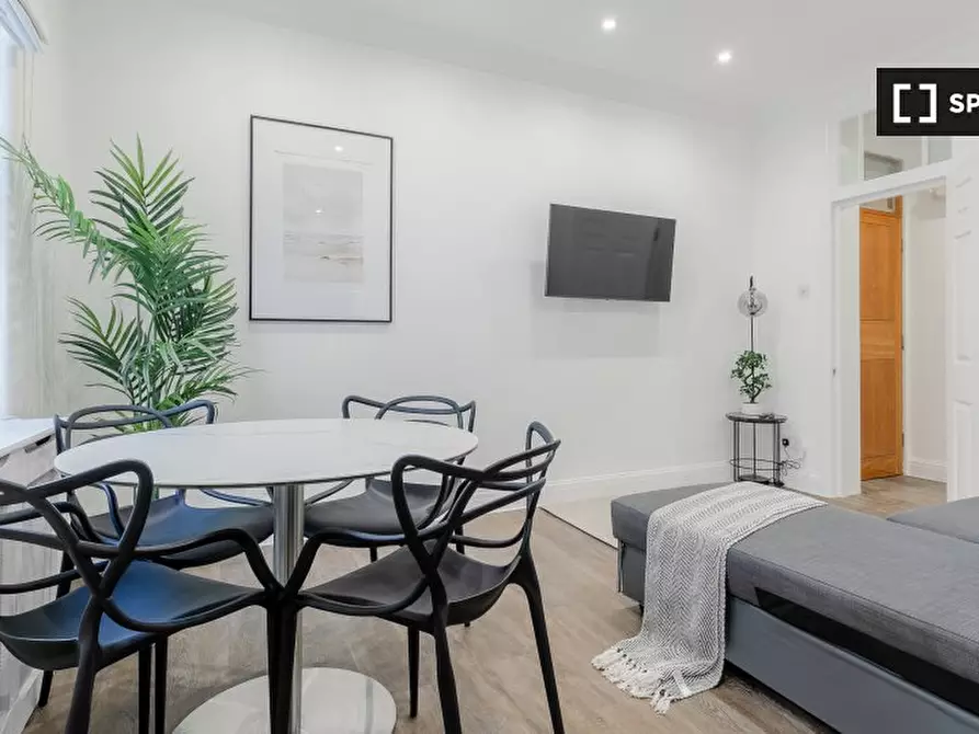 Immagine 6 di Appartamento in affitto  in 24-25 Nassau St, Fitzrovia, London W1W 7AQ, UK a Paddington