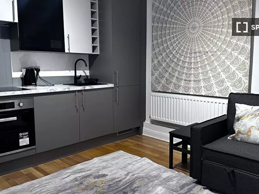 Immagine 10 di Appartamento in affitto  in Regency St a 