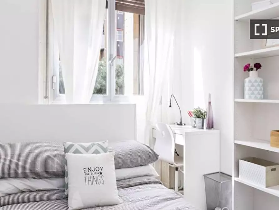 Immagine 2 di Camera condivisa in affitto  in Via Giuseppe Frua a Milano