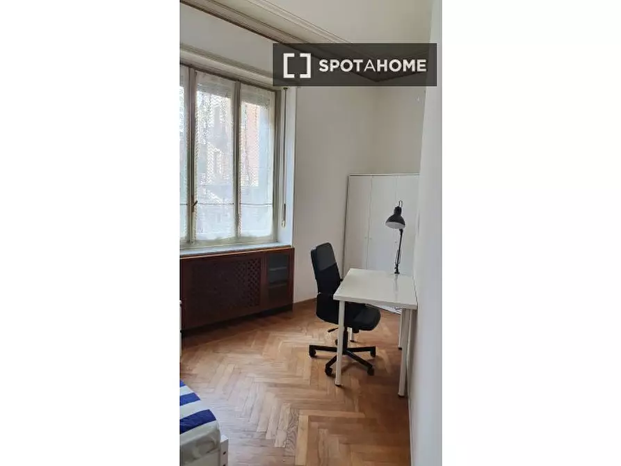 Immagine 4 di Camera condivisa in affitto  in Via Susa a Torino