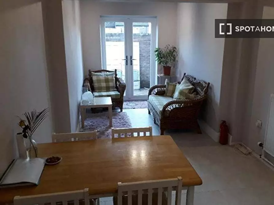 Immagine 5 di Camera condivisa in affitto  in Harlaxton Walk a 