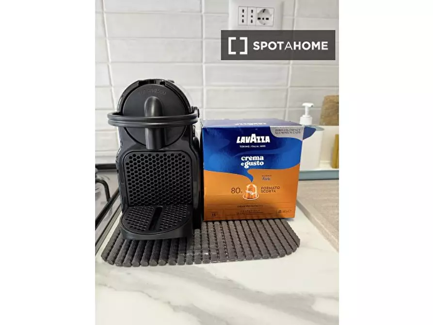 Immagine 13 di Camera condivisa in affitto  in Via Cerreto di Spoleto a Roma