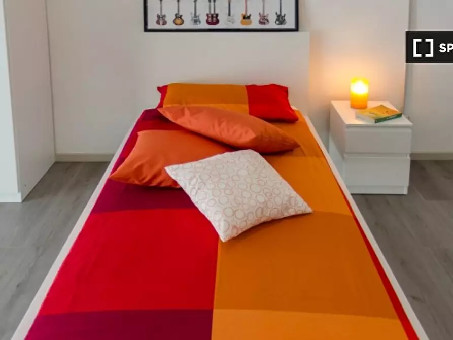 Immagine 4 di Camera condivisa in affitto  in Piazza Tancredi Galimberti a Torino