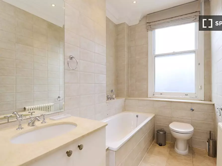 Immagine 19 di Appartamento in affitto  in Rudall Cres a Camden Town