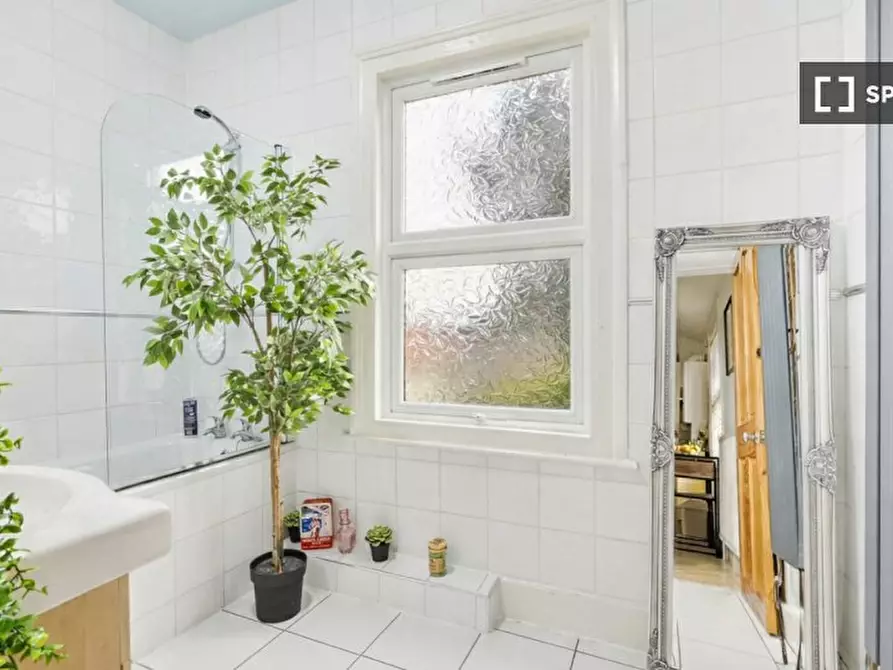 Immagine 4 di Appartamento in affitto  in A Benares Rd a Eltham