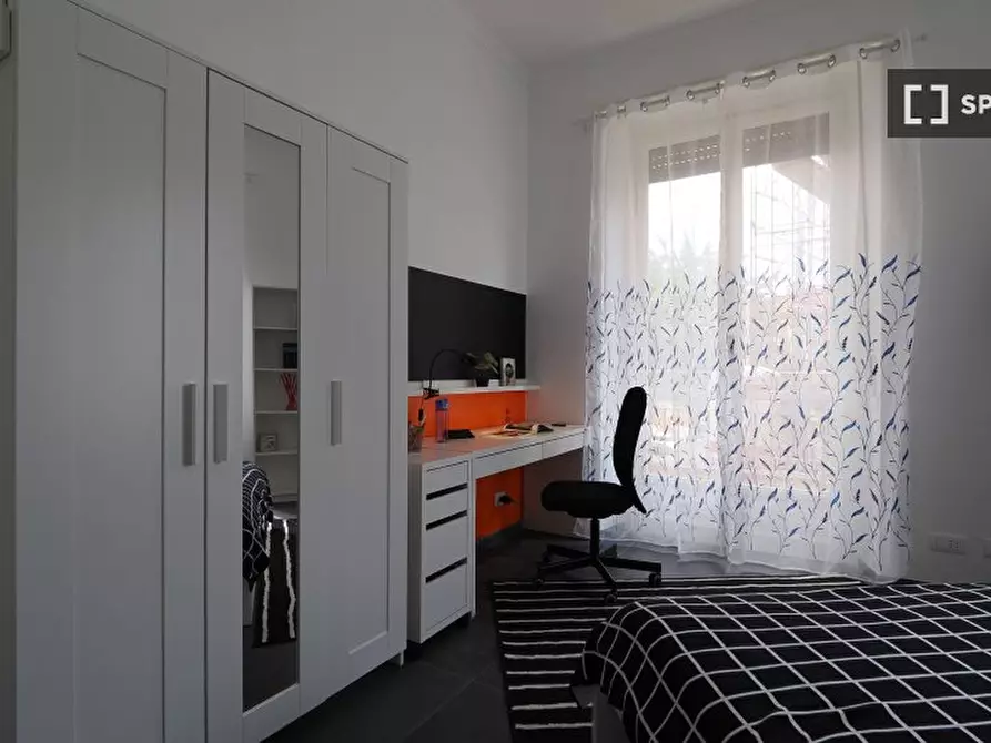 Immagine 5 di Camera condivisa in affitto  in Corso Peschiera a Torino