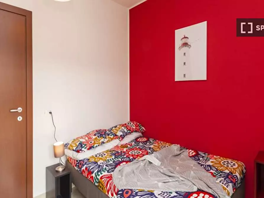 Immagine 1 di Camera condivisa in affitto  in Via Giuseppe Regaldi a Milano