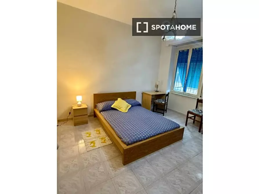 Immagine 6 di Camera condivisa in affitto  in Via di S. Angela Merici a Roma