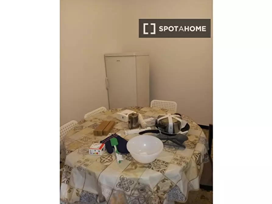 Immagine 11 di Camera condivisa in affitto  in Via Nino Bertocchi a Bologna