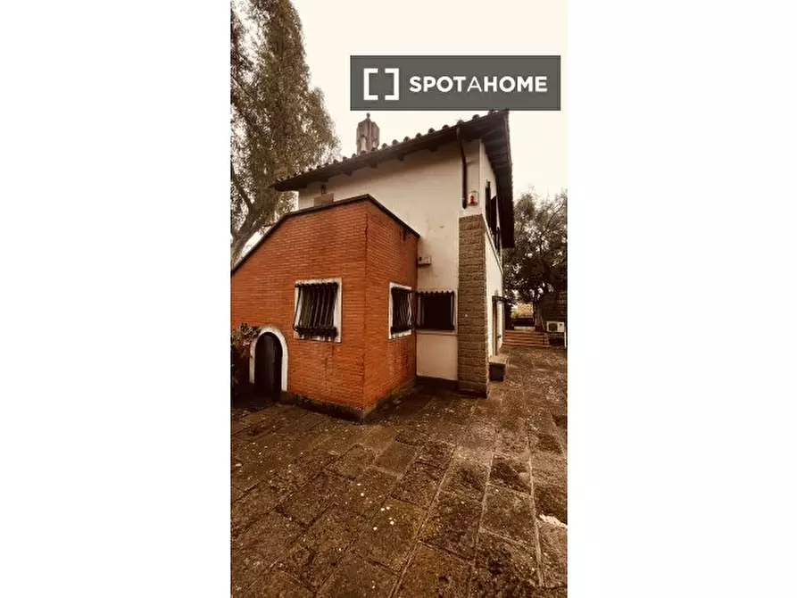 Immagine 7 di Camera condivisa in affitto  in Via della Camilluccia a Roma