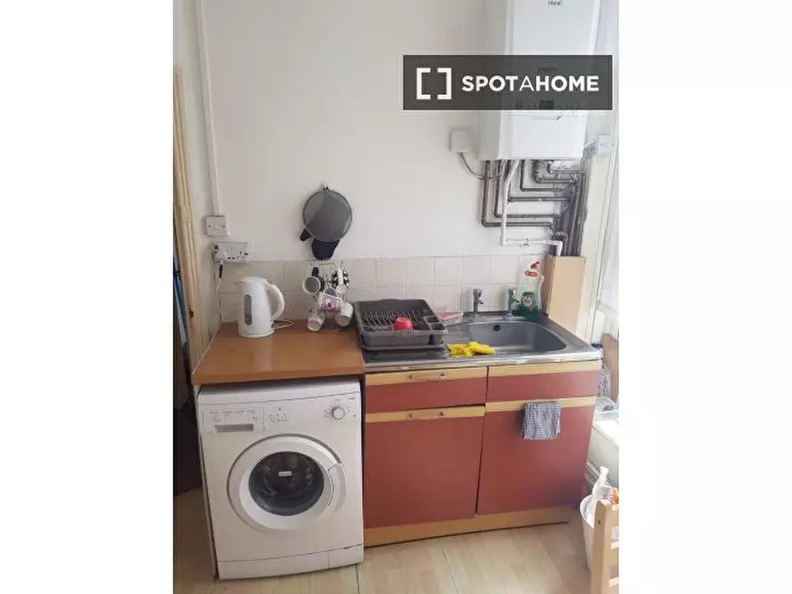 Immagine 7 di Camera condivisa in affitto  in A Homesdale Rd a Bromley