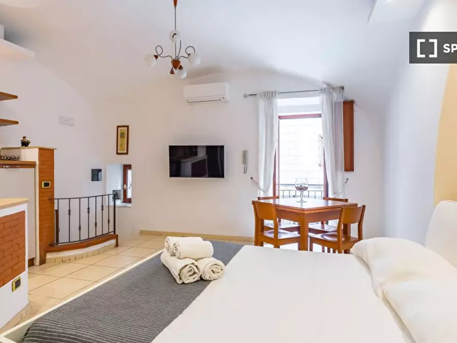 Immagine 8 di Appartamento in affitto  in Vico San Nicola da Tolentino a Napoli