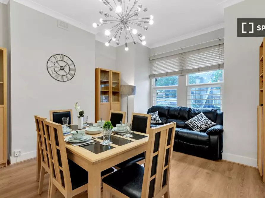 Immagine 2 di Appartamento in affitto  in Castlewood Rd a Hackney