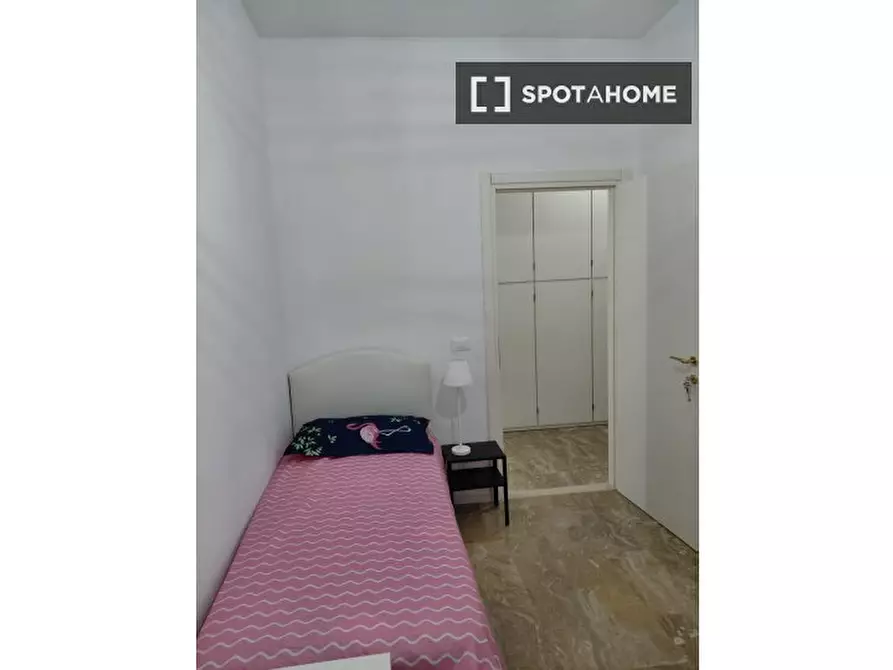 Immagine 1 di Camera condivisa in affitto  in Viale Europa a Brescia