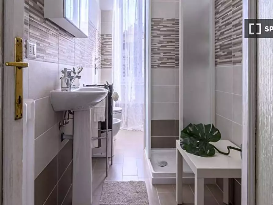 Immagine 16 di Camera condivisa in affitto  in Via Valenza a Milano