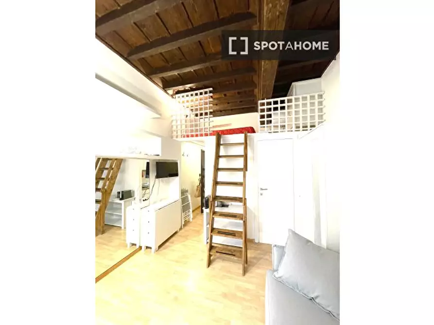 Immagine 2 di Ufficio in affitto  in Via del Consolato a Roma