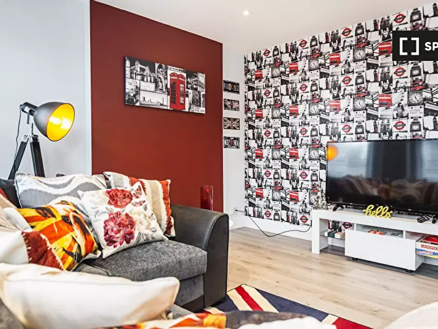 Immagine 2 di Appartamento in affitto  in Kilburn High Rd a Camden Town