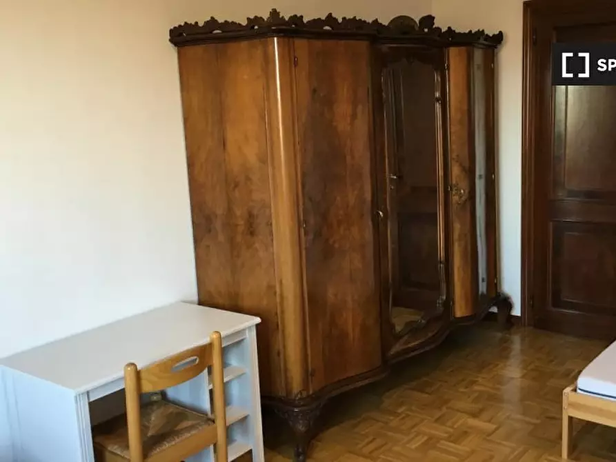 Immagine 2 di Camera condivisa in affitto  in Via San Donato a Bologna