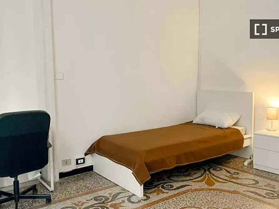 Immagine 10 di Camera condivisa in affitto  in Via Caffaro a Genova