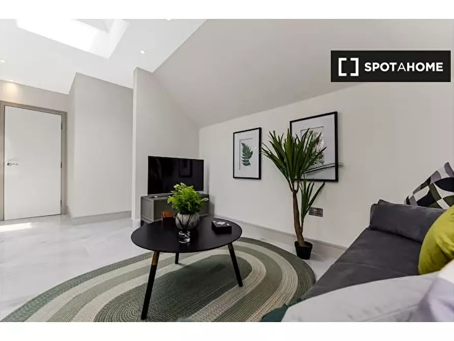 Immagine 13 di Appartamento in affitto  in Flat Goldman House - 122 Wembley Park drive HA9 8HP a Brent