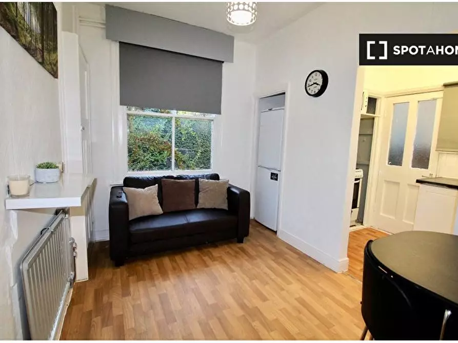 Immagine 8 di Camera condivisa in affitto  in Southfield Rd a Hounslow