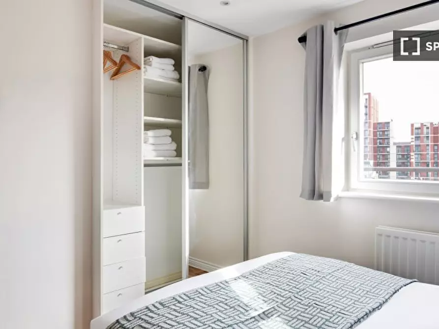 Immagine 14 di Appartamento in affitto  in Battersea Park Rd a Lambeth