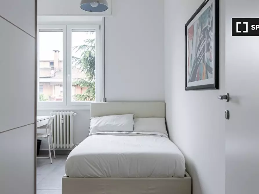 Immagine 2 di Camera condivisa in affitto  in Via Giovanni Cimabue a Milano