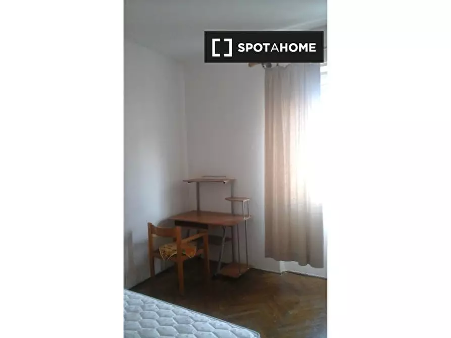 Immagine 3 di Camera condivisa in affitto  in Via Castelbarco a Trento