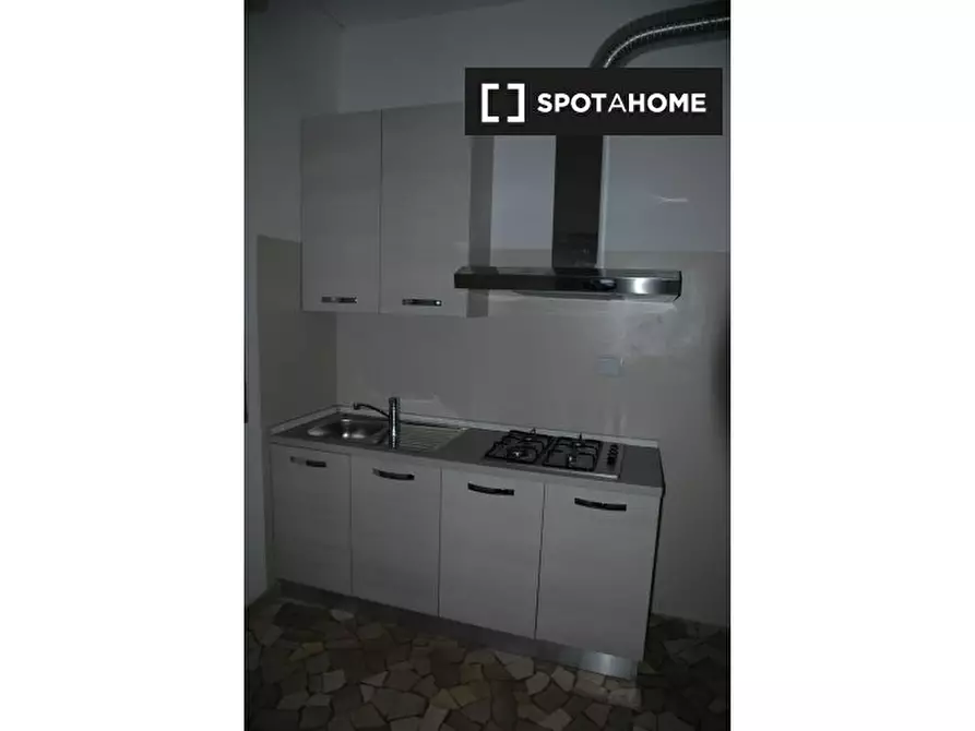 Immagine 7 di Camera condivisa in affitto  in Via Fossolo a Bologna