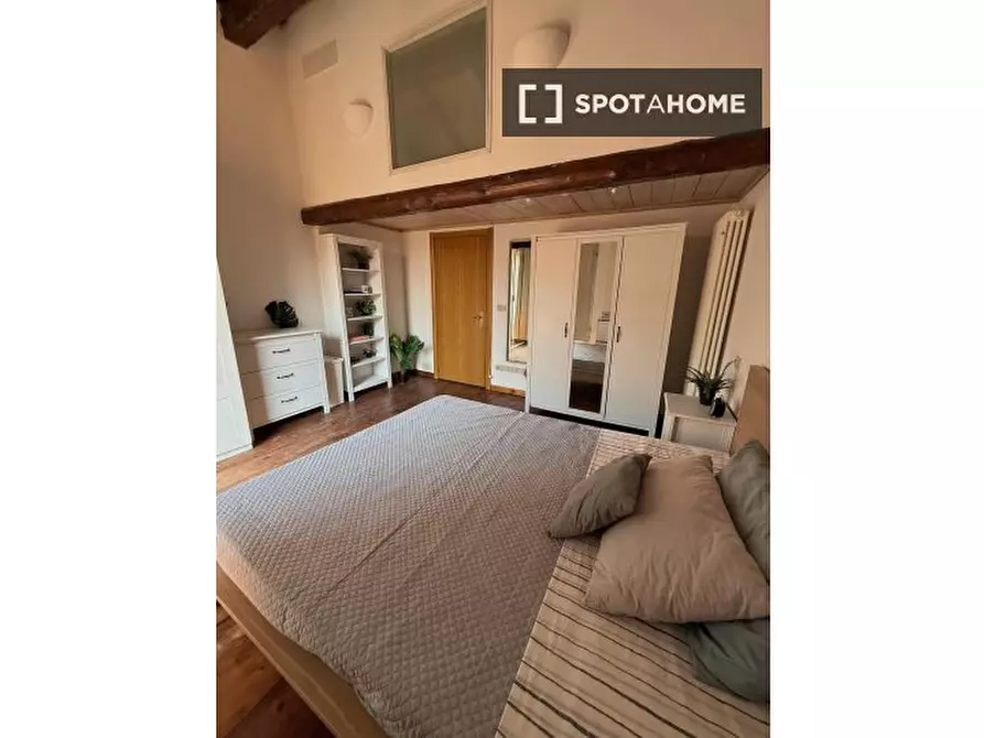 Immagine 14 di Camera condivisa in affitto  in Petroni a Bologna