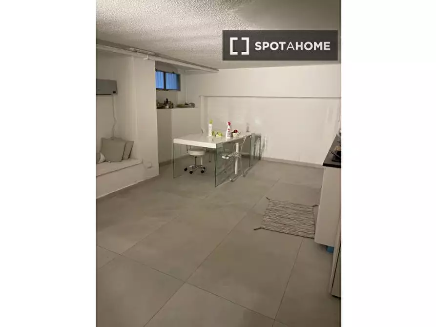 Immagine 13 di Camera condivisa in affitto  in Viale Bligny a Milano