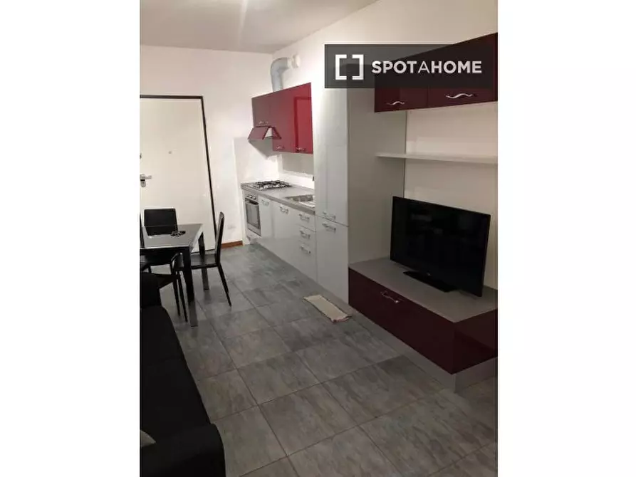 Immagine 5 di Appartamento in affitto  in Via Giuseppe Beduschi a Roma