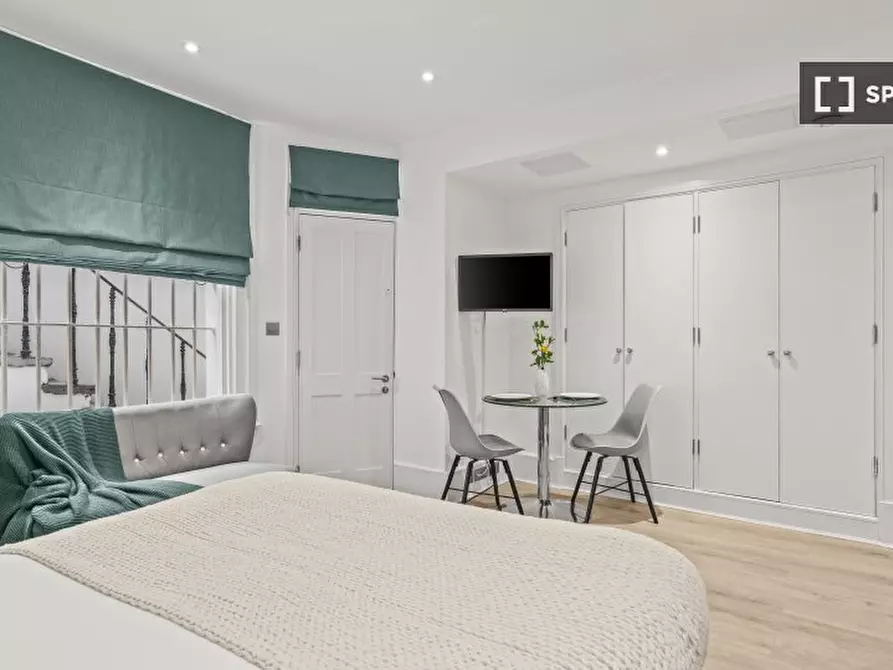 Immagine 18 di Ufficio in affitto  in Flat a Kensington