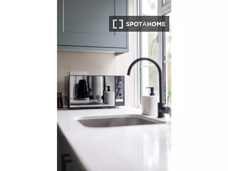 Immagine 5 di Appartamento in affitto  in Lawns Ct a Brent