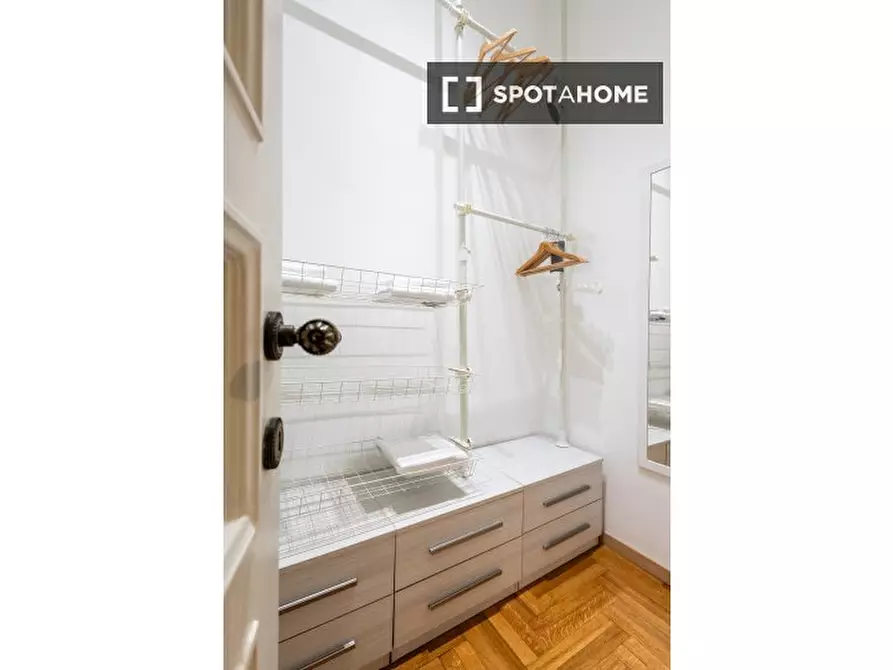 Immagine 11 di Ufficio in affitto  in Via del Moro a Roma