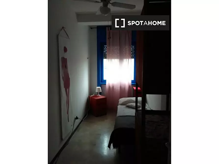 Immagine 2 di Camera condivisa in affitto  in Via Ferrante Aporti a Milano