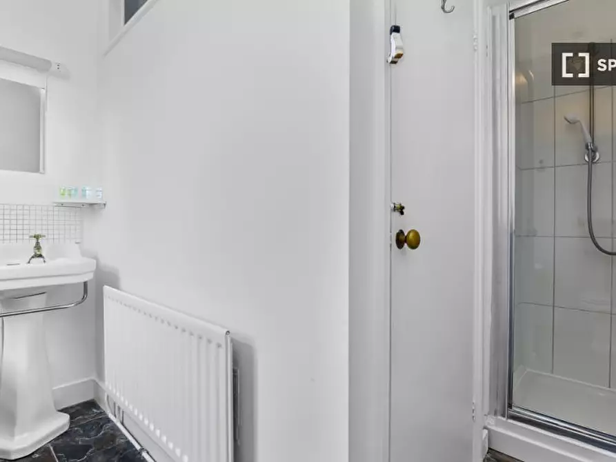 Immagine 15 di Appartamento in affitto  in Richmond Rd a Tottenham