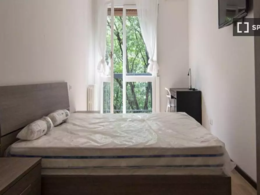 Immagine 1 di Camera condivisa in affitto  in Via Francesco Reina a Milano