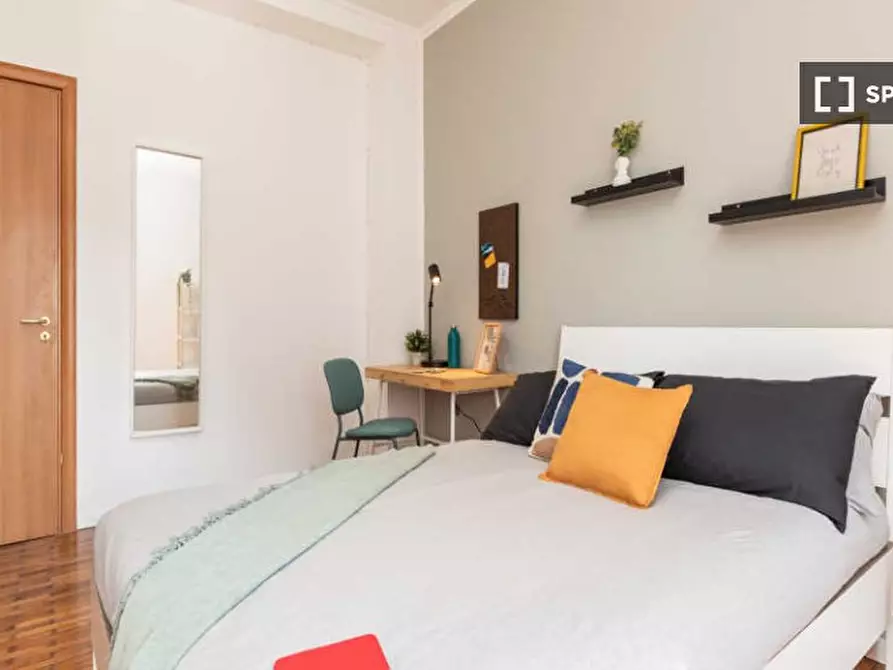 Immagine 2 di Camera condivisa in affitto  in Via Arcivescovo Romilli a Milano