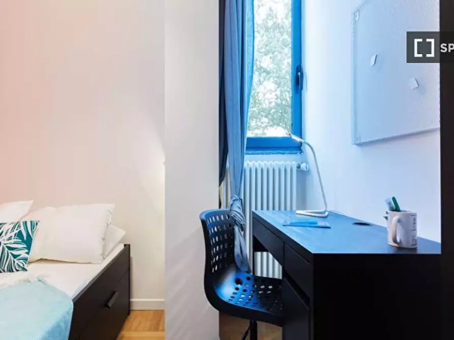 Immagine 1 di Camera condivisa in affitto  in Via dei Fontanili a Milano