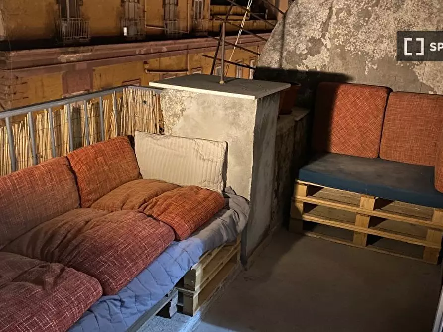 Immagine 7 di Camera condivisa in affitto  in Via Duomo a Napoli