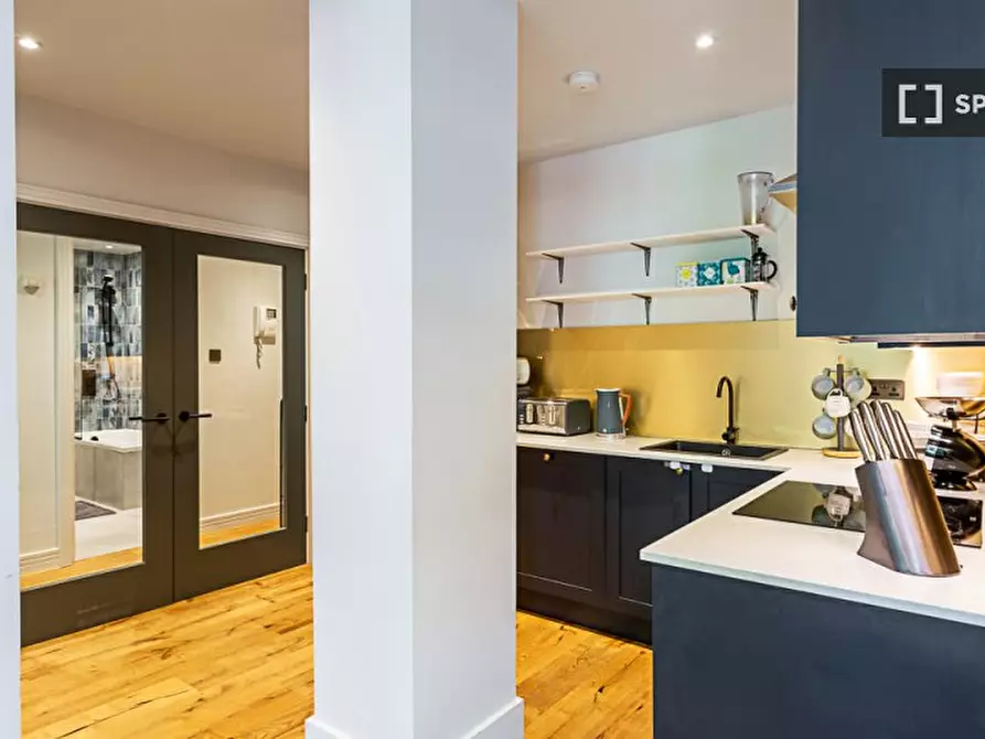 Immagine 11 di Appartamento in affitto  in Red Lion Square a Camden Town