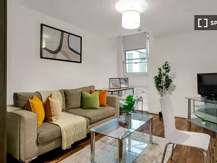 Immagine 2 di Appartamento in affitto  in Lamb's Passage a Islington