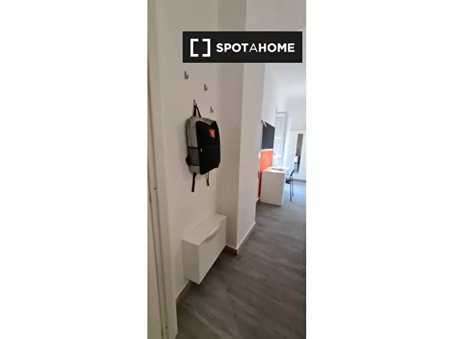 Immagine 4 di Camera condivisa in affitto  in Lungotevere di Pietra Papa a Roma